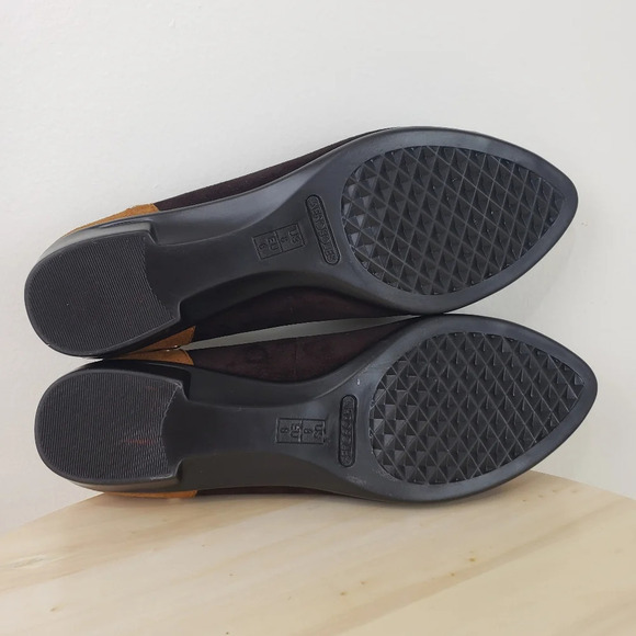 Aerosoles Know it All Flat Shoes Size 8M Brown Suede Leather Studded Pointed Toe - Picture 11 of 14